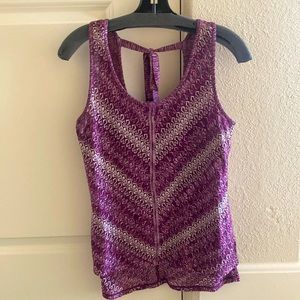 💕WHBM Burgundy and Cream Top💕